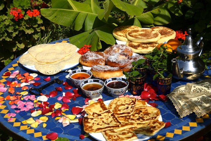 Desayuno marroquí en un riad en Marruecos